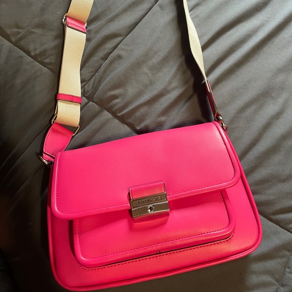 Michael Kors Medium Bradshaw in Dragonfruit - Picture 1 of 7